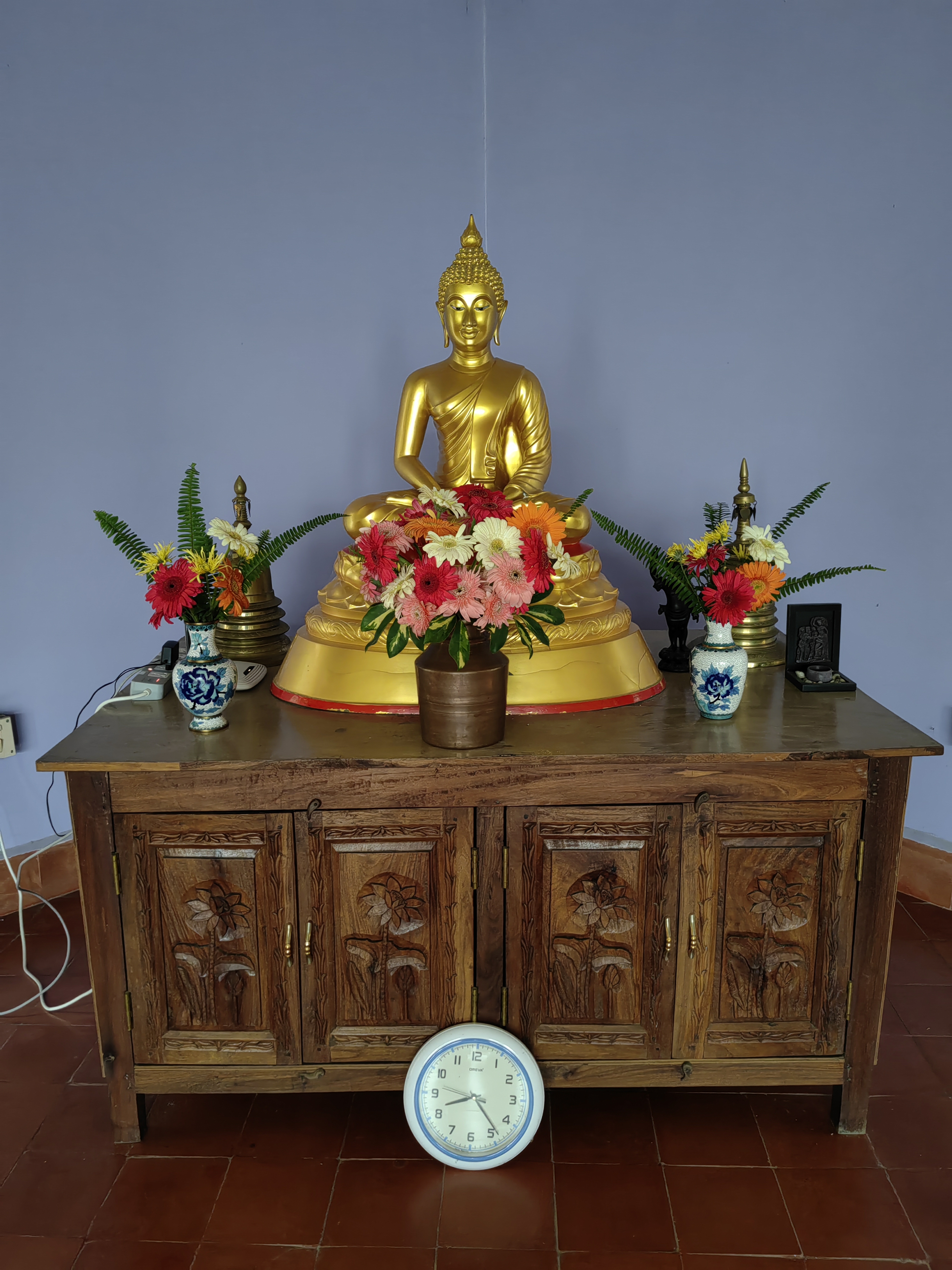 Peoy_leng_meditation_hall_buddha